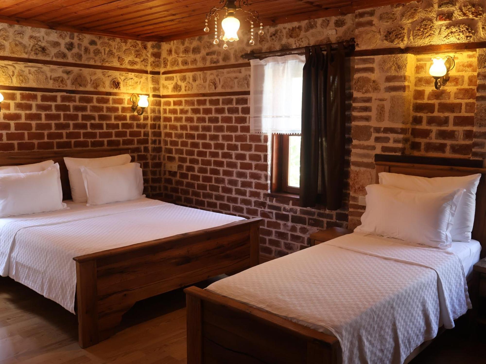 Casa Franco Old Town Hotel Antalya Bagian luar foto